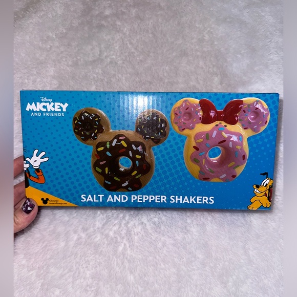 NWT Disney Salt & Pepper Shaker Set - Picture 5 of 5